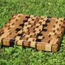 Planches à découper en bois de bout avec les chutes