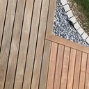 Posé il y a 9ans après ponçage a gauche et posé il y a 9 jours à droite