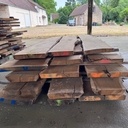 À vendre 90 Plateaux de chêne sec 2,5 ans – 30 à 40/45 mm – Moyennes et Grande