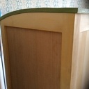 La bonnetière à côté du lit