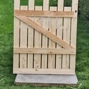 Création d'une barrière à double battant sur le côté de ma maison.