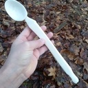 Une cuillère en noyer.