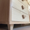 Buffet marqueté à tiroirs et portes coulissantes