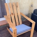 Un fauteuil de jardin en bois de palette