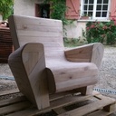 Fauteuil club en bois de palettes