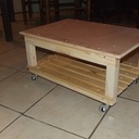 Petite tablette à roulettes