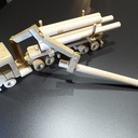 Des camions grumiers jouets