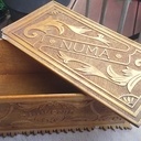 Une boîte centenaire.