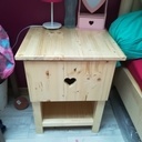 Table de nuit en pin