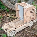 Camion Renault truck T en bois de palette