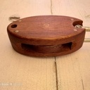 Poulies de vieux grément.