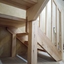 Escalier droit 2 volées en frêne