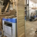 Persiennes a lames débordantes