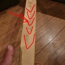 Incorrect: le bois a été travaillé selon la courbe voulue de l'arc