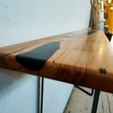 Console frêne et résine.