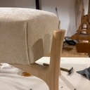 Pouf moderne, garnissage traditionnel