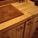 Billot sur meuble à roulettes