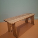 Deux bancs pour enfants