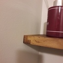 Maintien de l'étagère au dessus de la porte