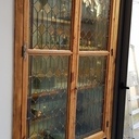 Pose d'un vaisselier à partir de vieux matériaux