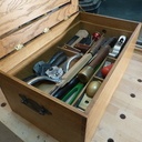 Un coffre à outils d'ébeniste
