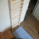 Espalier de gymnastique en sapin.