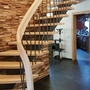 Escalier avec main-courante débillardée