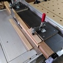 Gabarit pour pied gainé à la scie sur table