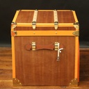 Malles  niche  .. Dog  approved