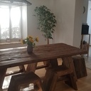 Table et tabourets en vieux madriers