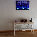 Console rétro blanche et naturel