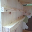 intérieurs du meuble, les baguettes pour servir de coulisse et par sécurité j'ai rajouté des taquets fait dans un liteau raboté 2mm de chaque faces