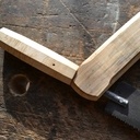 Cadre de scie sorti d'une bûche, sans machine