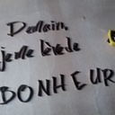 désolé, c'est flou. Les lettres après découpe à la scie à ruban et à la scie à chantourner à main.