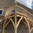 Terasse perchée en bois tordu