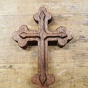 Croix en noyer