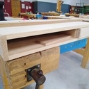 Console piètement gainée