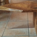Petite table basse en loupe d'orme
