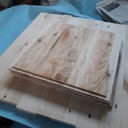 Petite table de nuit pour ma filleule en bois de palettes