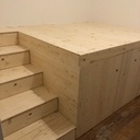 Lit estrade avec escalier