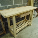 2 établis sans prétentions ...