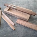 Une boîte à cheville