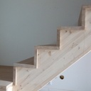 Escalier avec coffre sous palier