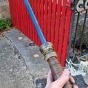 Préparation des cadeaux de Noël, un sabre laser