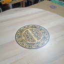 Table bois massif et inclusion de motif résiné