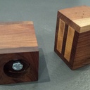 Une salière et une poivrière