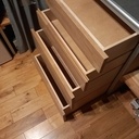 4 tiroirs de cuisine.