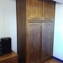 Penderie à portes coulissantes