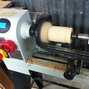 Fabrication d'une toupie en hêtre et accacia