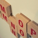 Scrabble magnétique pour réfrigérateur